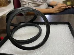 Rubber neck rings